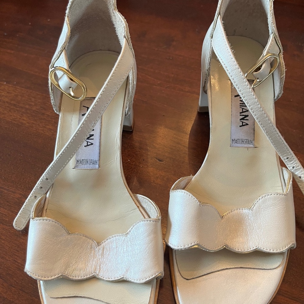 AMIANA GIRLS DRESS SANDALS SZ 33 3 US